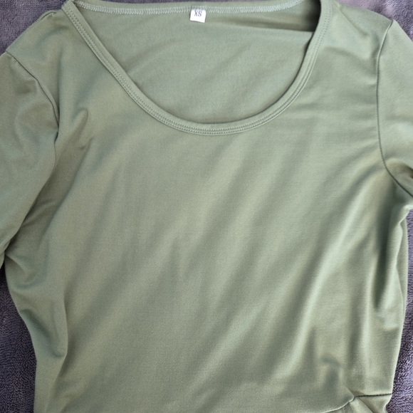 Green Long Sleeve Dress - Picture 3 of 4